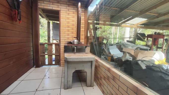 FOGAO A LENHA DA VARANDA, LAVANDERIA E DEPOSITO
