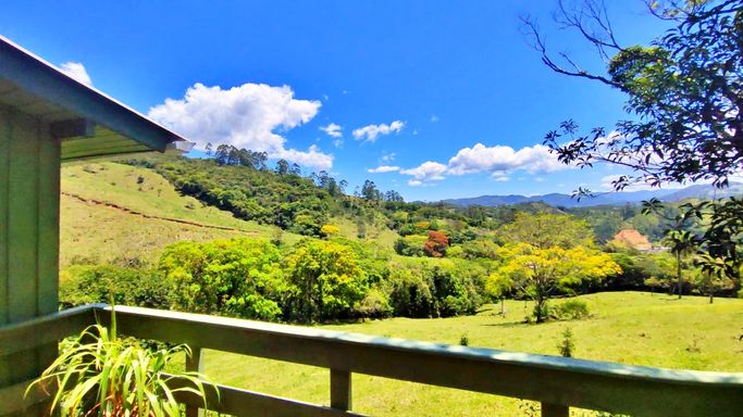 MAIS VISTA DE CINEMA DA VARANDA DA CASA ....
