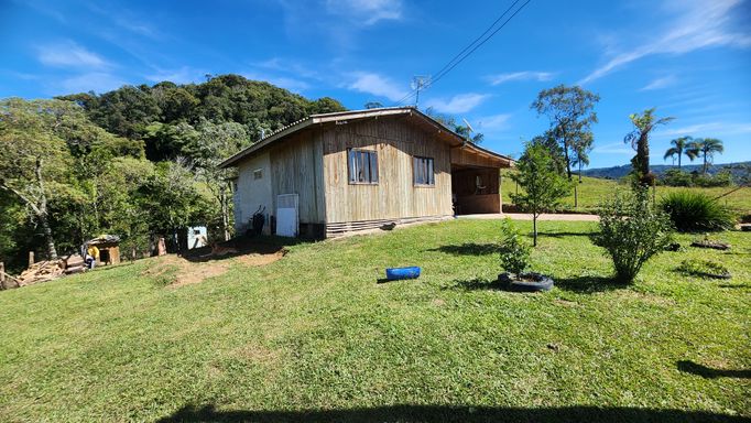 CASA E PASTAGEM