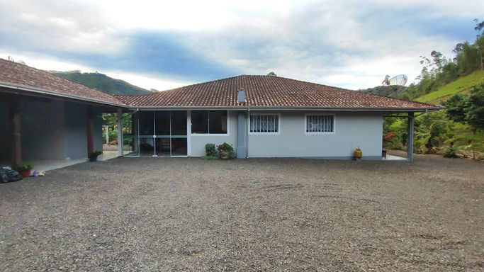 CASA E GARAGEM
