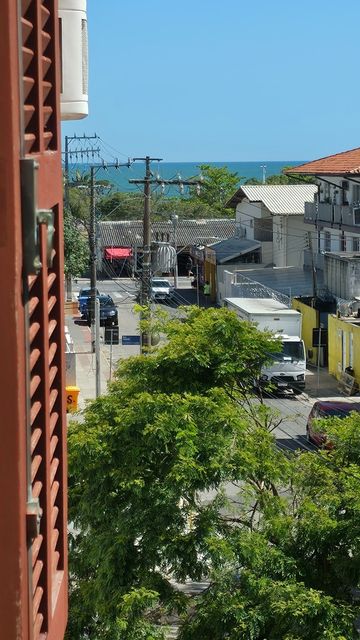 RUA E VISTA PARA O MAR