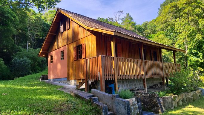 CASA PRINCIPAL EM MADDEIRA DE PEROBA