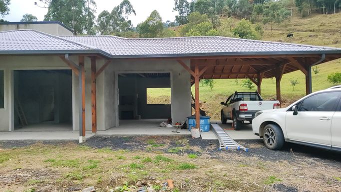 GARAGEM E CASA