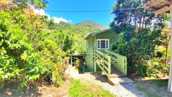 ACESSO PARA CASA TERRA E CASA DE CIMA