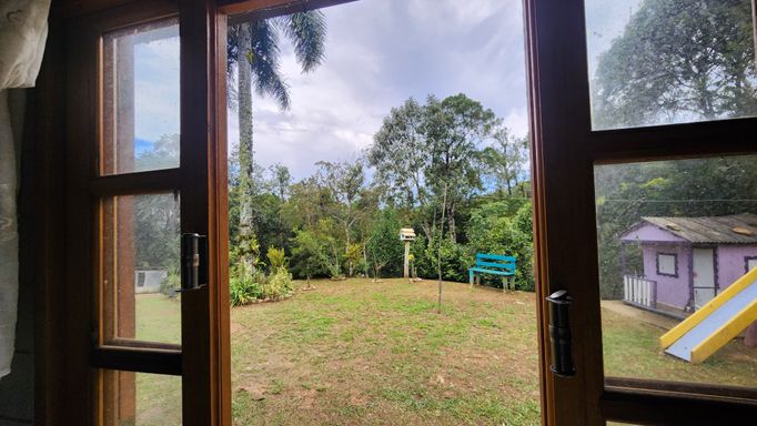 JANELA DO QUARTO COM LINDA VISTA