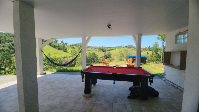 GARAGEM E MESA DE SINUCA COM REDE E LINDA VISTA