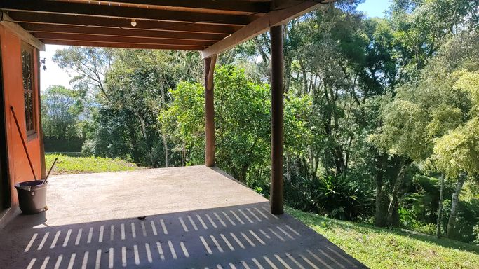 VARANDA E BOSQUE