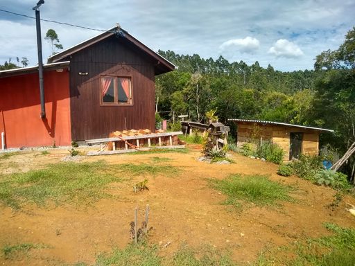 CASA, E GALINHEIRO DO SITIO