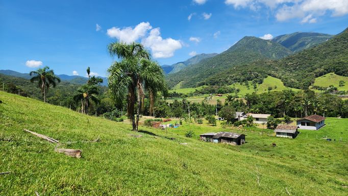 VISTA PARA O VERDE DAS COLINAS