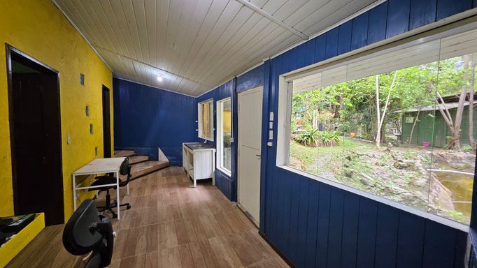 dentro casa azul