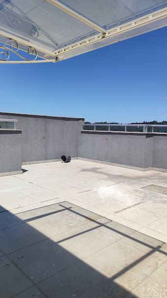 Prédio com Salão de Festa com áreas descobertas e cobertas. Espaço tb para academia e salão de jogos