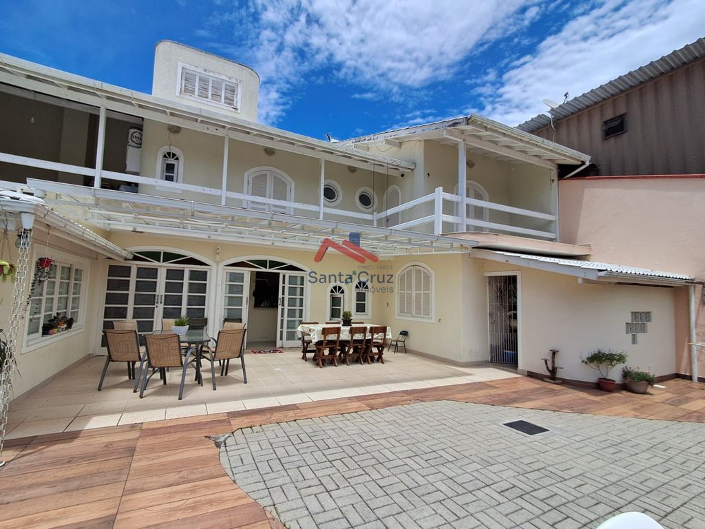 Casa, 4 quartos, 180 m² - Foto 2