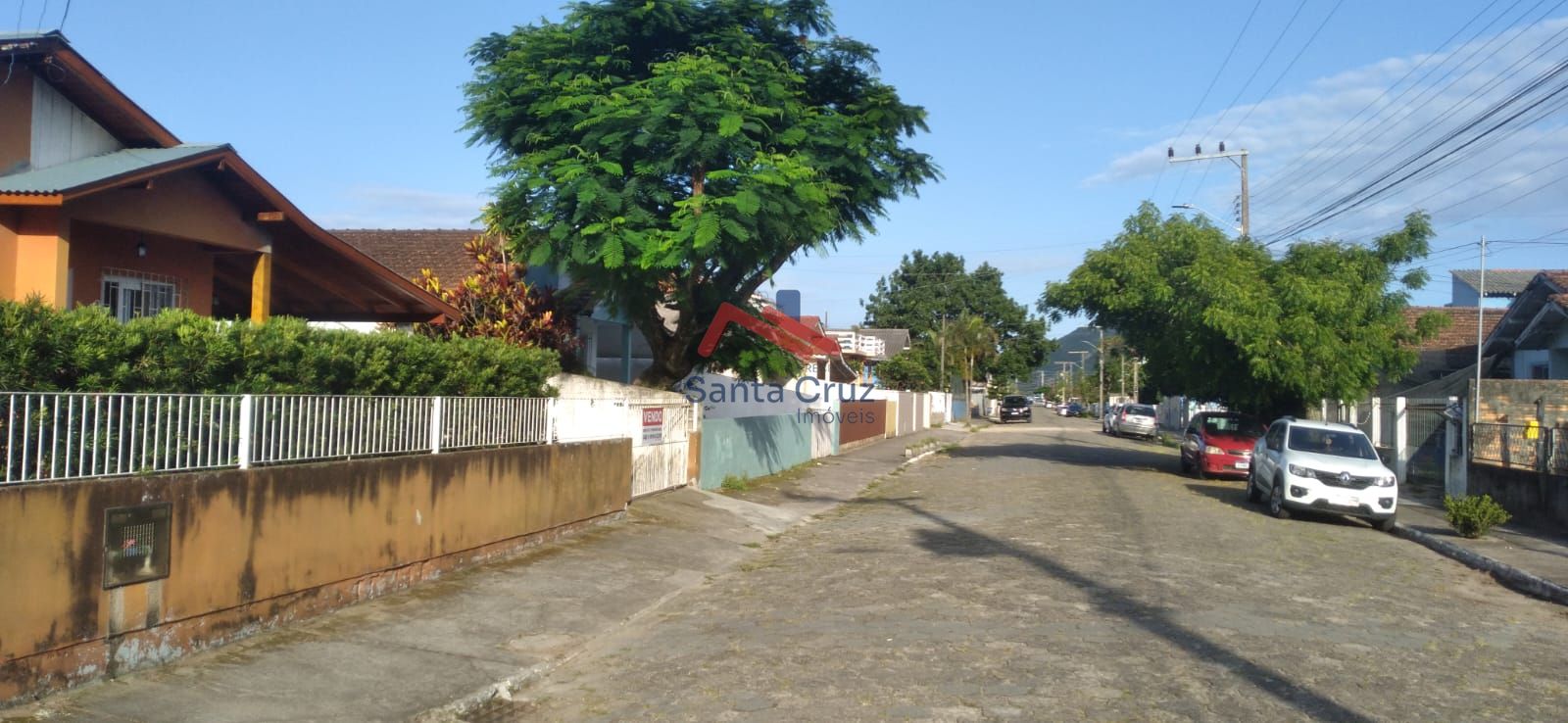 Casa à venda com 2 quartos, 60m² - Foto 1