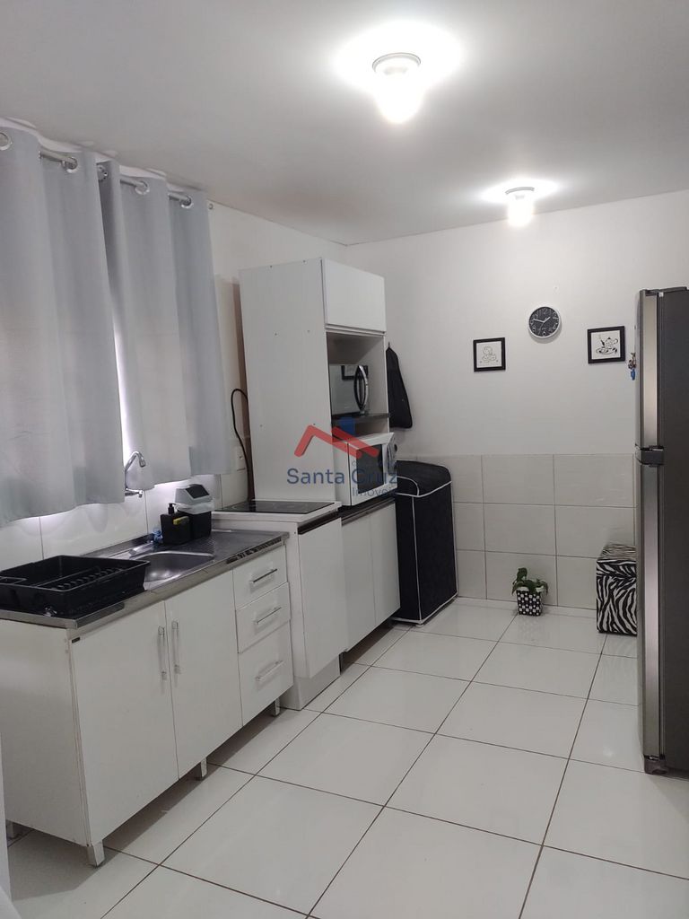Casa à venda com 2 quartos, 79m² - Foto 2