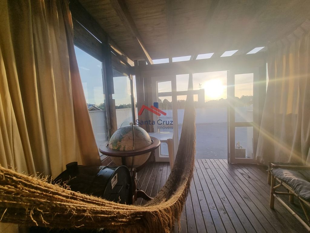 Casa à venda com 3 quartos, 51m² - Foto 1