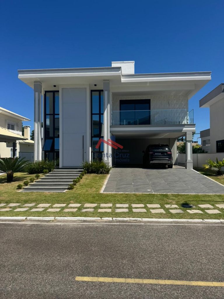 Sobrado à venda com 4 quartos, 225m² - Foto 1