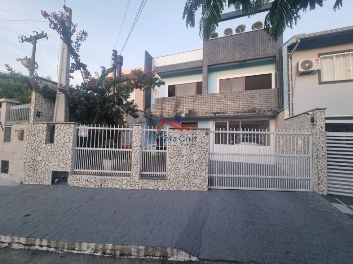 Casa à venda com 3 quartos, 51m² - Foto 2