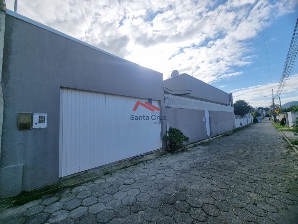 Casa à venda com 3 quartos, 176m² - Foto 2