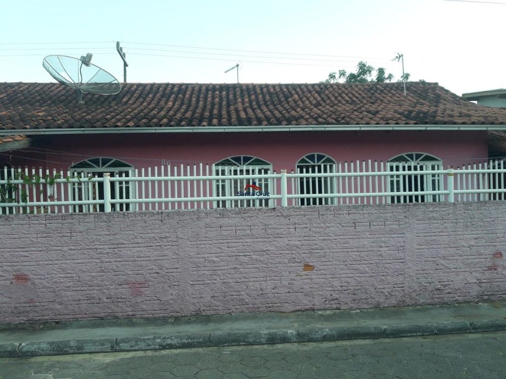Casa à venda com 6 quartos, 198m² - Foto 2