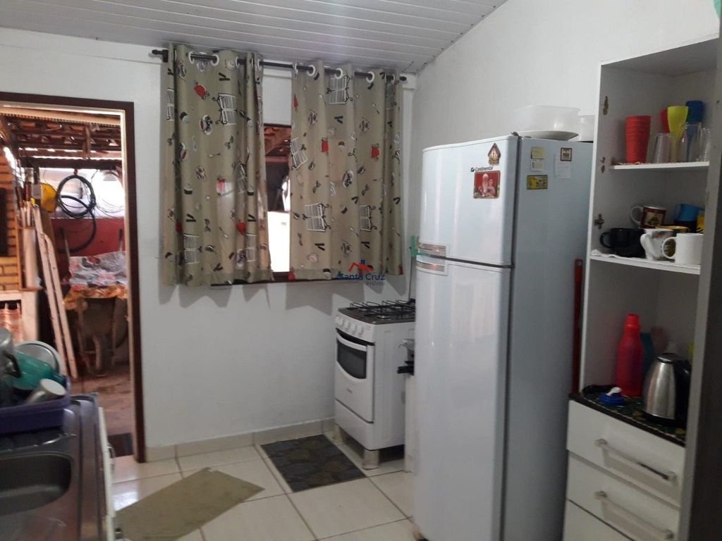 Casa à venda com 6 quartos, 198m² - Foto 11