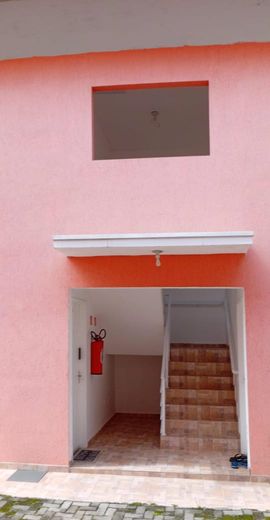 escadaria de acesso ao apartamento