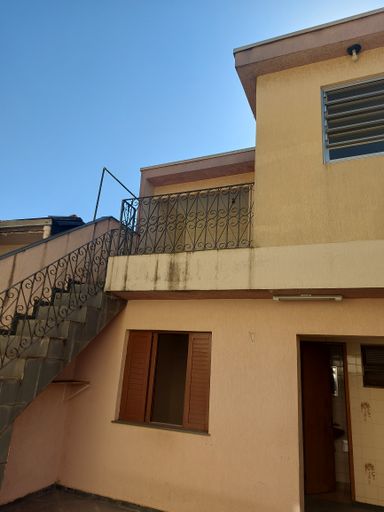 Edicula com banheiro