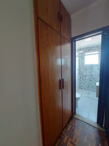 Armário no corredor