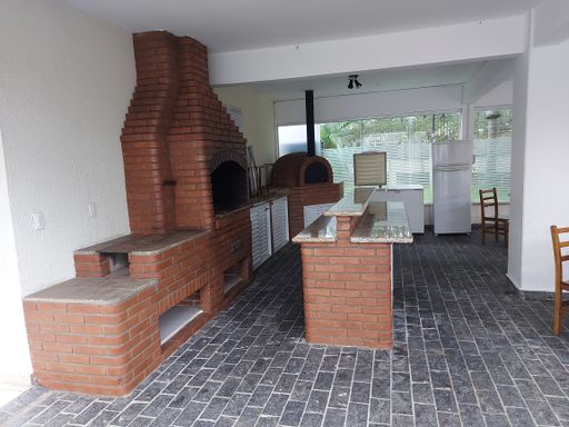 Churrasqueira e forno