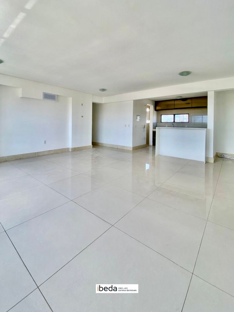 Apartamento à venda com 3 quartos, 120m² - Foto 2