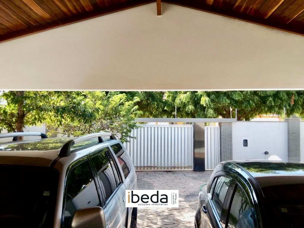 Casa à venda com 4 quartos, 1000m² - Foto 2