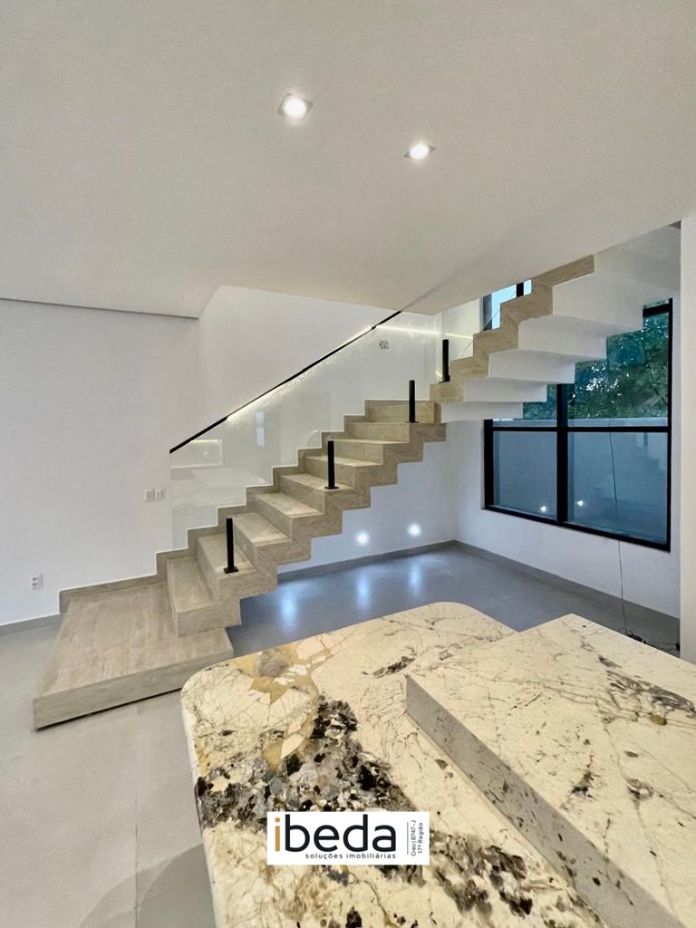 Casa de Condomínio para alugar com 4 quartos, 268m² - Foto 15