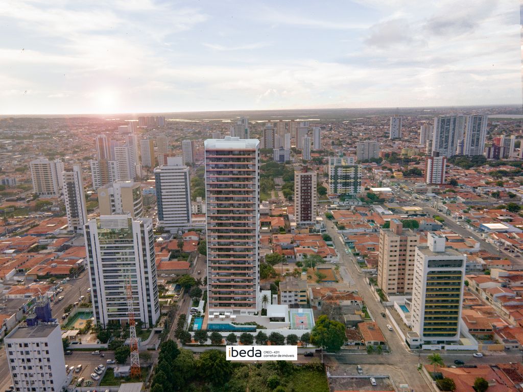 Apartamento à venda com 4 quartos, 165m² - Foto 2