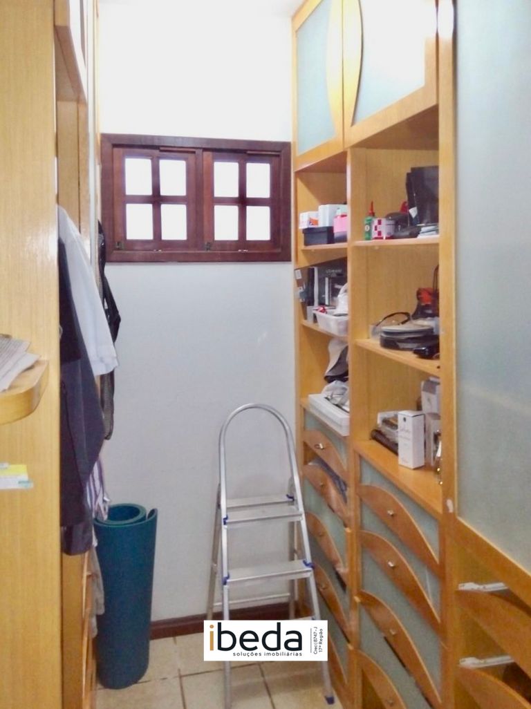 Casa à venda com 4 quartos, 1000m² - Foto 11