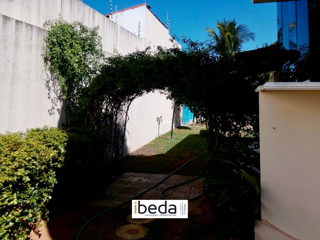 Casa à venda com 4 quartos, 1000m² - Foto 14