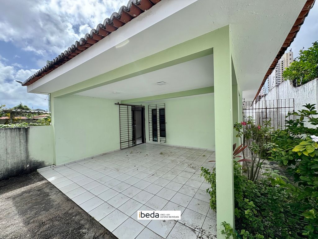 Casa à venda com 4 quartos, 360m² - Foto 1