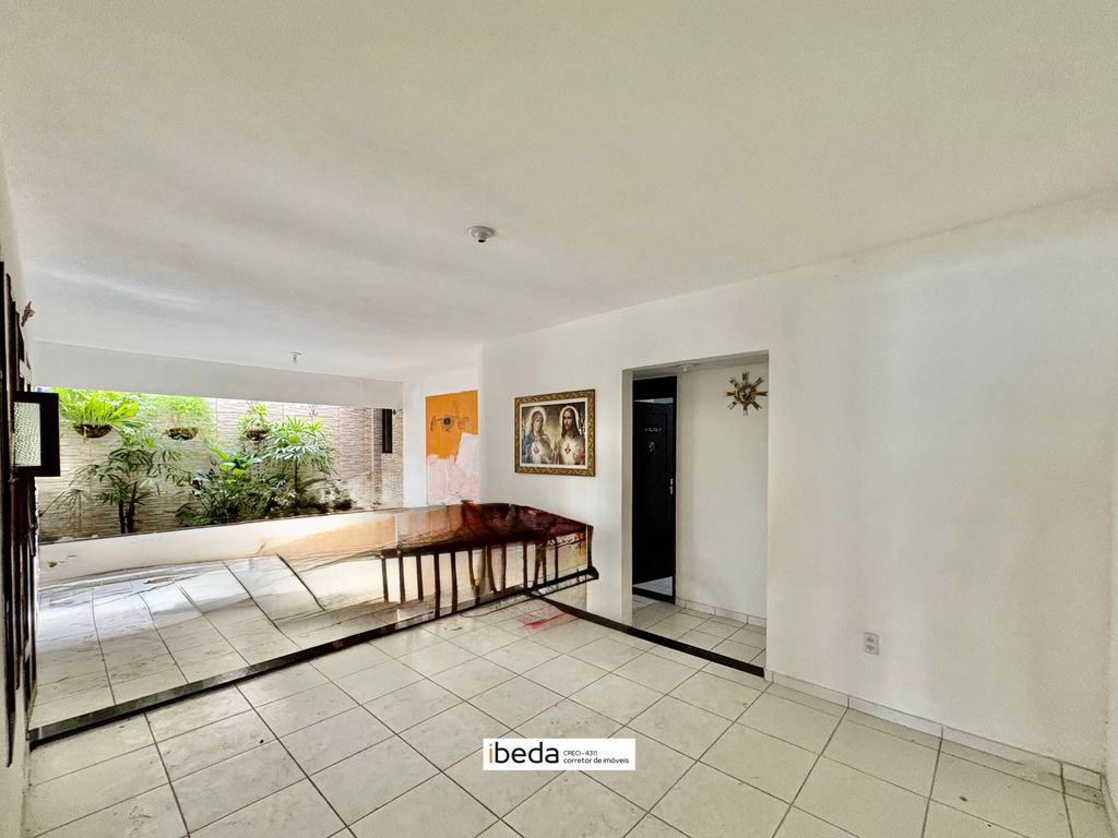 Casa à venda com 4 quartos, 360m² - Foto 4