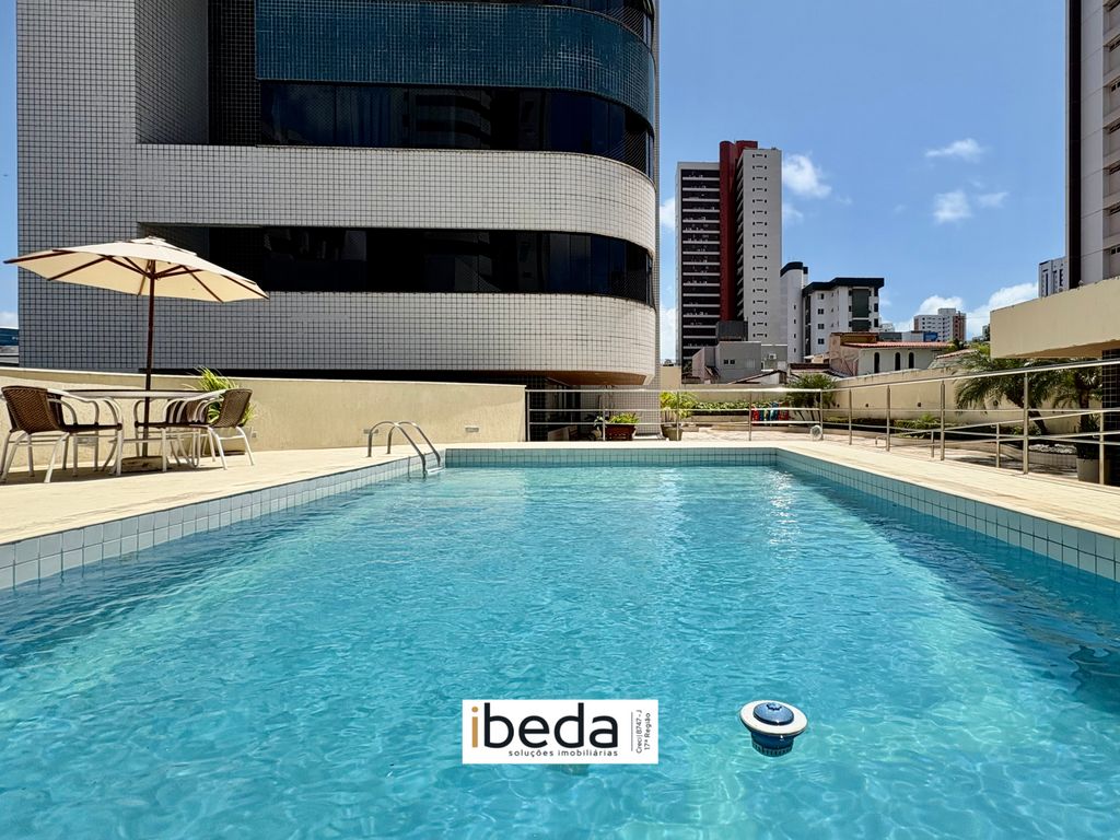 Apartamento à venda com 3 quartos, 240m² - Foto 2