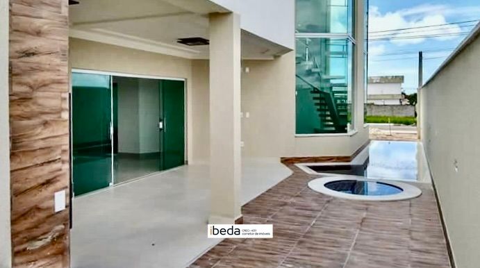 Casa de Condomínio à venda com 3 quartos, 330m² - Foto 2