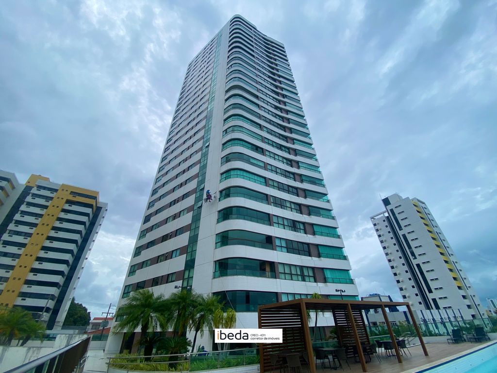 Apartamento à venda com 4 quartos, 186m² - Foto 1