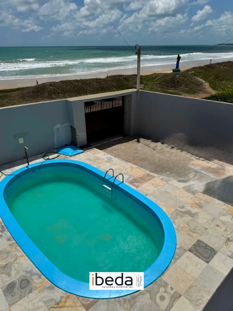 Casa à venda com 5 quartos, 220m² - Foto 4