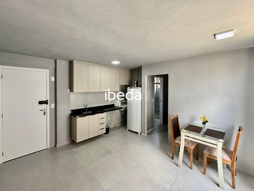 Foto do anúncio: Flat à Venda com 1 quarto, 1 banheiro, 1 vaga e 32m²