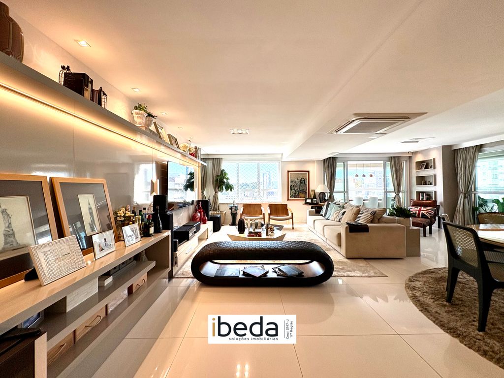 Apartamento à venda com 3 quartos, 206m² - Foto 3