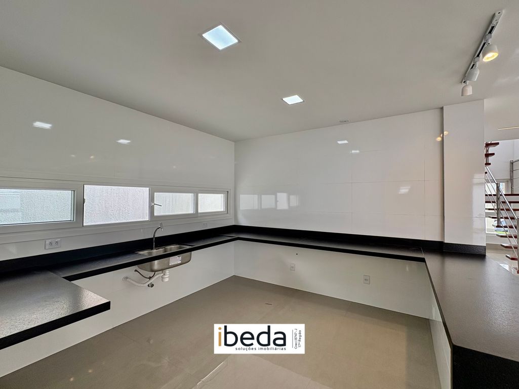Casa de Condomínio à venda com 4 quartos, 450m² - Foto 11