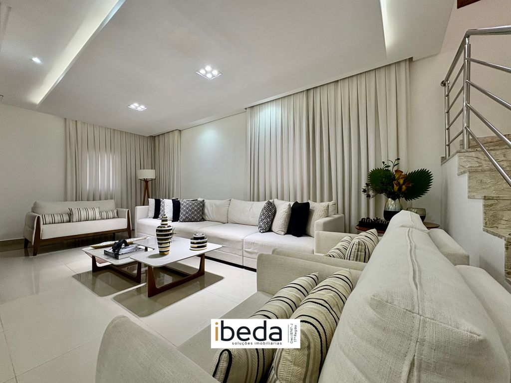 Casa de Condomínio à venda com 4 quartos, 200m² - Foto 1