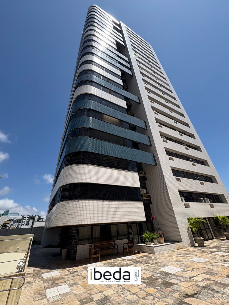 Apartamento à venda com 3 quartos, 240m² - Foto 3