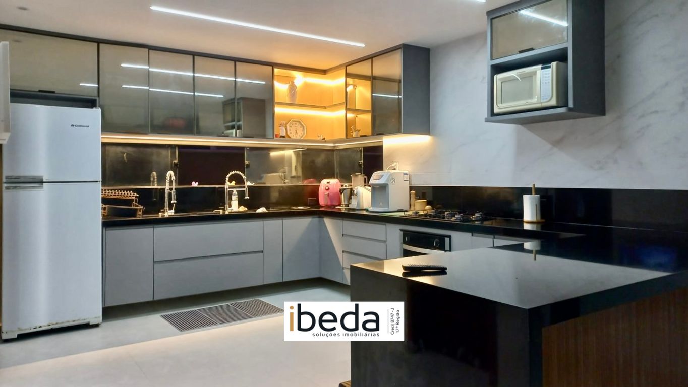 Casa de Condomínio à venda com 4 quartos, 356m² - Foto 1