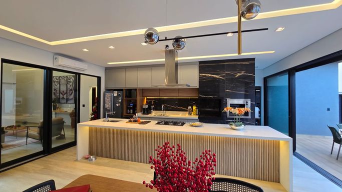 CHURRASQUEIRA A GAS E CARVÃO