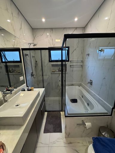 Suite master com closet e banheira