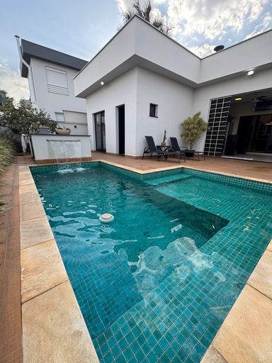 piscina com hydro e cascata