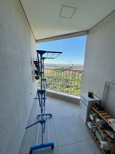 piso inferior: varanda de apoio